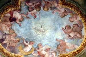 Espírito Santo e anjos. Fresco. Basílica de Santa Maria delle Vigne. Génova. Itália. de . .