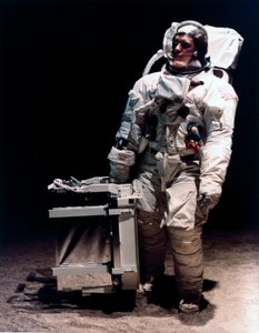 Voo Espacial Tripulado, EUA, Apollo, General O Retro-reflector de Laser Apollo de Ferdinand Georg Waldmuller