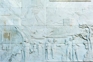 Relevo em mármore representando pessoas; Grande Muralha; secção de Jinshanling; República Popular da China de Frederick (attr. to) Barnard