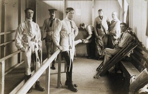 Soldados protéticos usando pernas artificiais, c 1915-1918 de Ferdinand Georg Waldmuller