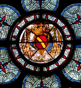 O óculo do tímpano de uma das duas janelas da capela de Noailles, com as armas do cardeal, pintado em meados do século XVIII por Jean Le Vieil. Cathedrale Notre Dame de Paris - Paris 4 - XIII, XIII, XIX, reabilitação por Vi de . .