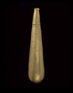 Frasco de coca em forma de lágrima, 200-1600 DC (ouro)