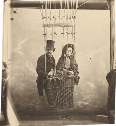 Autorretrato com a mulher Ernestine numa gôndola de balão,c. 1865, impresso c. 1890 (foto) de (1820 1910) Nadar