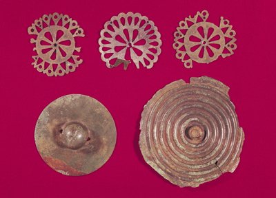 Acessórios de uma carruagem, da Tumba de uma Princesa de Vix (bronze) de (after) Celtic School