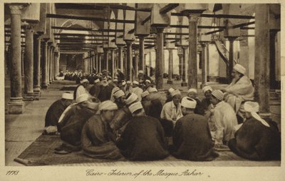 Interior da Mesquita de Al-Azhar, Cairo (foto a p/b) de (after) English photographer