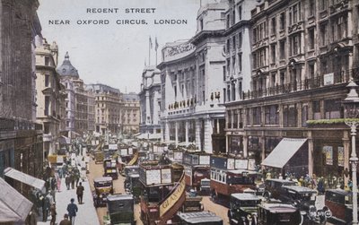 Regent Street, perto de Oxford Circus, Londres (foto a cores) de (after) English photographer