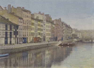 Bayonne, Um cais do Nive (foto colorida) de (after) French Photographer
