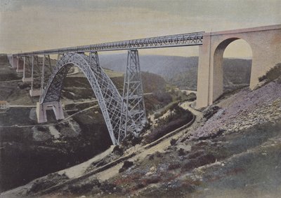 Viaduto de Garabit (foto colorida) de (after) French Photographer