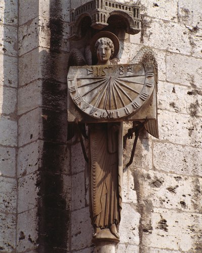 Arte Gótica: "Representação do Anjo no mostrador" Escultura do século XX após um original do século XVI preservado na cripta, no canto sudoeste da Basílica Notre Dame de Chartres (Eure et Loir) (anjo com relógio de sol, a catedral N de (after) French School