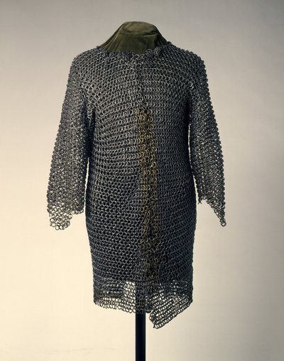 Mail Coat, c.1550-1650 (liga de aço e latão) de (attr.to) Ottoman School