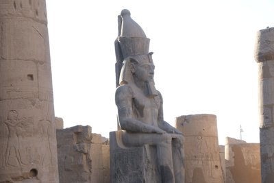 Templo de Luxor, arquitetura do Antigo Egito em Luxor de Albert Mansour