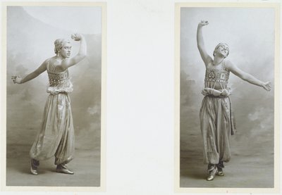 Retrato de Vaslav Fomich Nijinsky (1889-1950) no papel do Escravo Negro de "Scheherazade" de Nikolai Rimsky-Korsakov (1844-1908) (fotografia a preto e branco) de A. Bert