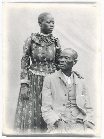 Khama e sua esposa, c.1910 (impressão de platina) de A. E. Hargreave