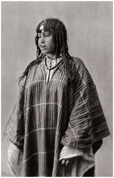 Uma esposa beduína, Iraque, 1925. de A. Kerim