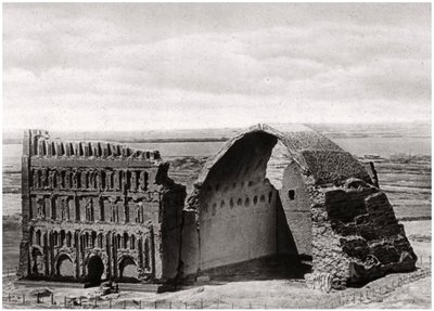 O Taq-i Kisra do ar, Ctesiphon, Iraque, 1925 de A. Kerim