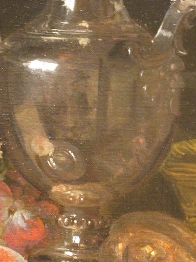Jarro de vinho prateado, fiambre e fruta de Abraham van Beijeren