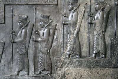 Talha de parede representando a Guarda Real, Tachara, Persepolis, c.6-5º século AC (pedra cinza) de Achaemenid