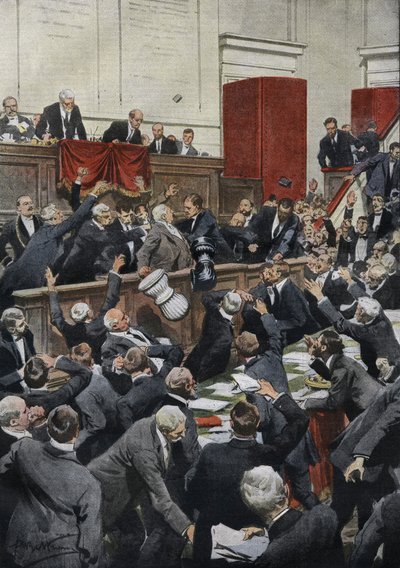 Uma sessão tempestuosa na Câmara dos Deputados italiana durante um debate sobre o orçamento. A deputada Chiesa suspende a votação, atirando a urna. "La Domenica del Corriere" de Achille Beltrame