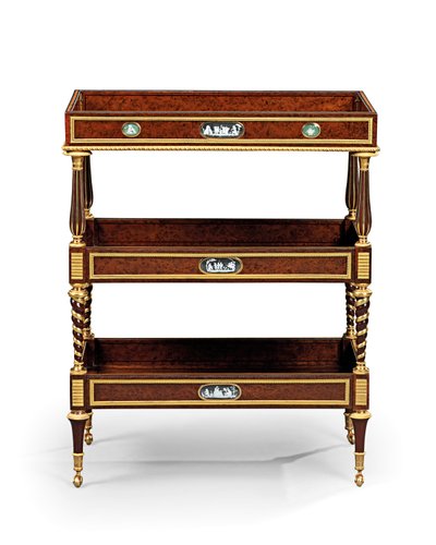 Late Louis XVI ormolu e camafeu montado em madeira de teixo e mesa de mogno travailleuse (ormolu, teixo e mogno) de Adam Weisweiler