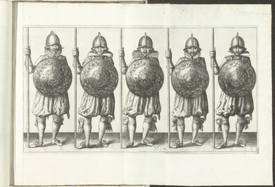 O exercício com escudo e lança: cinco soldados de pé lado a lado em linha com a lança na mão direita descansando no chão e o escudo em frente ao peito (n.º 31), 1618
De Nassausche Wapen-Handelinge, van Schilt, Spies, Rappier ende Targe : beyde f de Adam van Breen