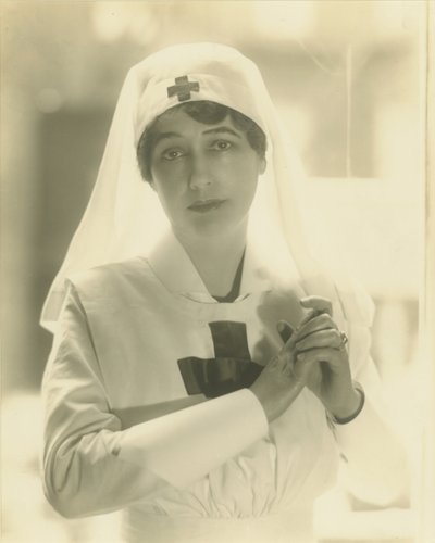 Lady Duff-Gordon como enfermeira (impressão de platina) de Adolf de Meyer