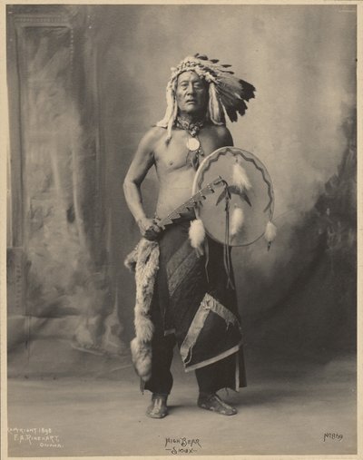 [Urso Alto, do Oyate Oceti Sakowin]
 de Adolph F. Muhr