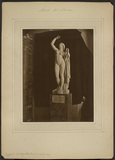 [«Safo a invocar os deuses para que a inspirem», de Pradier / Museu do Louvre] de Adolphe Braun