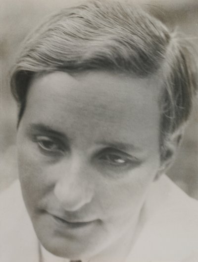 Auto-retrato, cerca de 1931. de Aenne Biermann