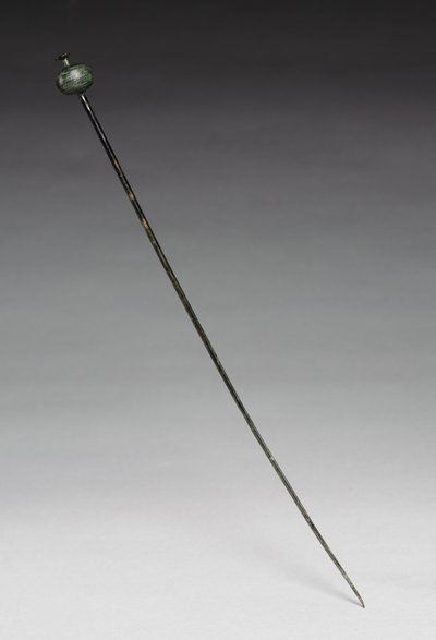 Alfinete de vestuário, c.1400 aC (bronze fundido e forjado) de Age Bronze