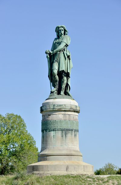 Estátua colossal de Vercingetorix (72-46 a.C.), líder galego - Escultura de Millet Aime (1819-1891) 6,60 m de altura erige em 1865 na parte oeste do Mont Auxois (base 7 m de altura por Viollet Le Duc) Alise Sainte Reine 1865 de Aime Millet