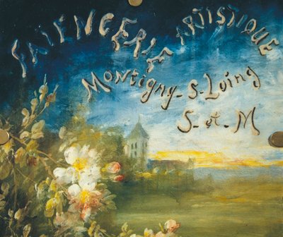 Placa publicitária decorada com roseiras, de Albert Boue e Georges Delvaux, por volta de 1900, cerâmica de Albert Boue