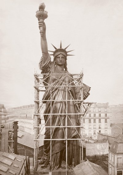 Montagem da Estátua da Liberdade, Paris 1883 de Albert Fernique