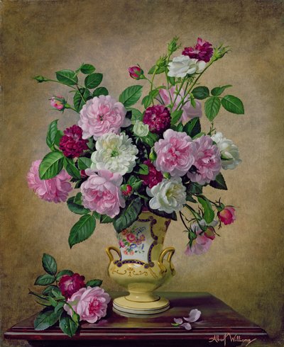 Rosas e dálias em um vaso de cerâmica de Albert Williams