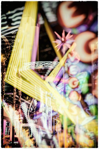 Campos magnéticos em Las Vegas, 2020 (foto) de Alex Caminker