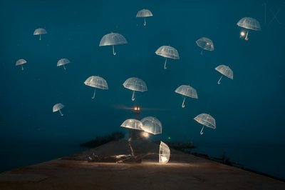 Noite dos Guarda-chuvas Flutuantes de Alexandar Lazarov