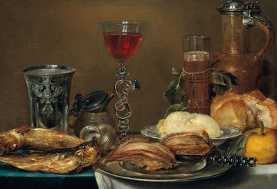 Natureza-morta de pequeno-almoço com peixe, pão, manteiga e um limão em frente a um jarro, copos e um copo de prata de Alexander Adriaenssen