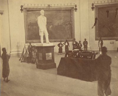 [Thaddeus Stevens deitado em estado na Rotunda do Capitólio em Washington], 1867. de Alexander Gardner