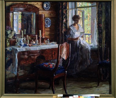 Interieur (Interior). Retrato de uma bela jovem sentada no peitoril da janela, lendo uma carta com um sorriso, perto do seu toucador, com os seus produtos de beleza, velas e um buquê de flores. Pintura de Alexander Vikto de Alexander Viktorovich Moravov