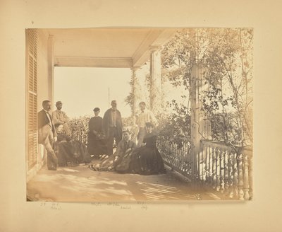 [Retrato de grupo no alpendre]. de Alfred Booth