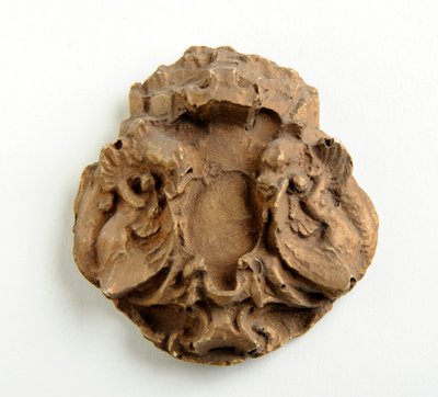 Maquete para um arco de chave com uma alegoria de amor (gesso bronzeado) de Alfred Gilbert