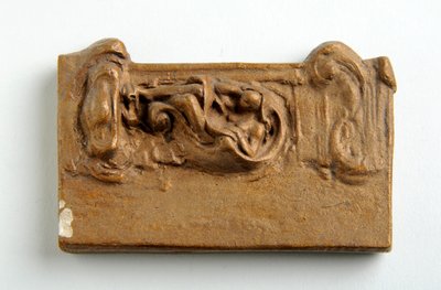 Maquete para Painel com Figura Sentada (gesso pintado) de Alfred Gilbert