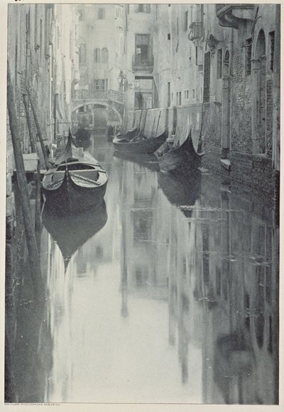 A Bit of Venice, negativo 1894, publicado em 1898 (fotogravura em tonalidade) de Alfred Stieglitz
