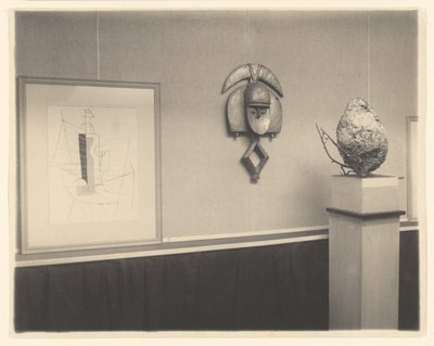 [Pormenor da exposição Picasso-Braque em 291]. de Alfred Stieglitz