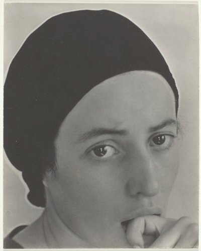 Dorothy Norman, c. 1931. de Alfred Stieglitz