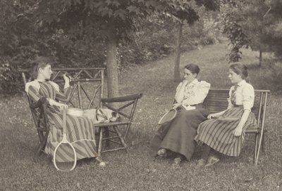 Emmy Obermeyer, Agnes Stieglitz e Flora Small em Oaklawn de Alfred Stieglitz