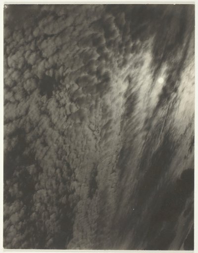 Equivalente, de Set A Third Set, Print 3, 1929. de Alfred Stieglitz
