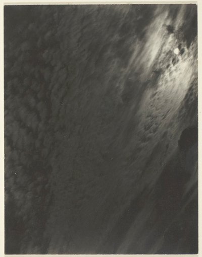 Equivalente, de Set A Third Set, Print 6, 1929. de Alfred Stieglitz