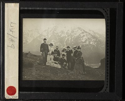 Família e amigos em Mittenwalk, c. 1884. de Alfred Stieglitz