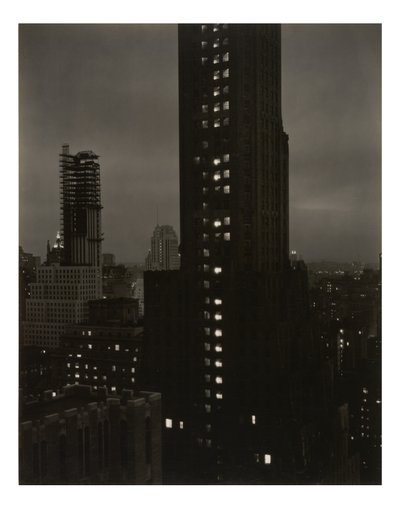 [Da minha janela no Shelton, Norte] de Alfred Stieglitz