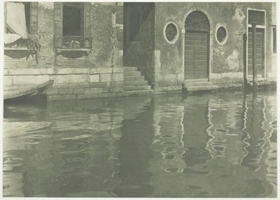 Reflexões - Veneza, 1894, impressa em 1897. de Alfred Stieglitz